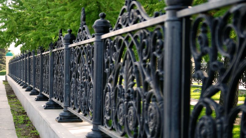 How to Determine If a Fence Contractor in Evanston Is Right for You