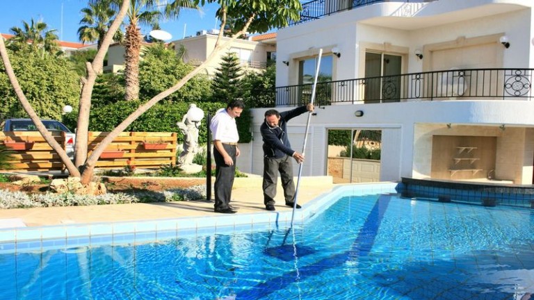 Why Now is the Perfect Time to Schedule Pool Repair in Zachary